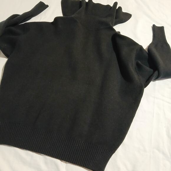 NWT Tahari Women's Medium Black Long-Sleeved Zip-Cowl-Neck Heavyweight Shirt - Picture 7 of 15